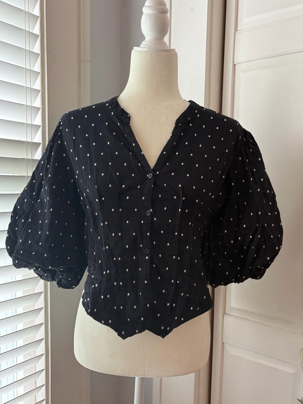 Mille black and white polka dot corset top with puff sleeves size S